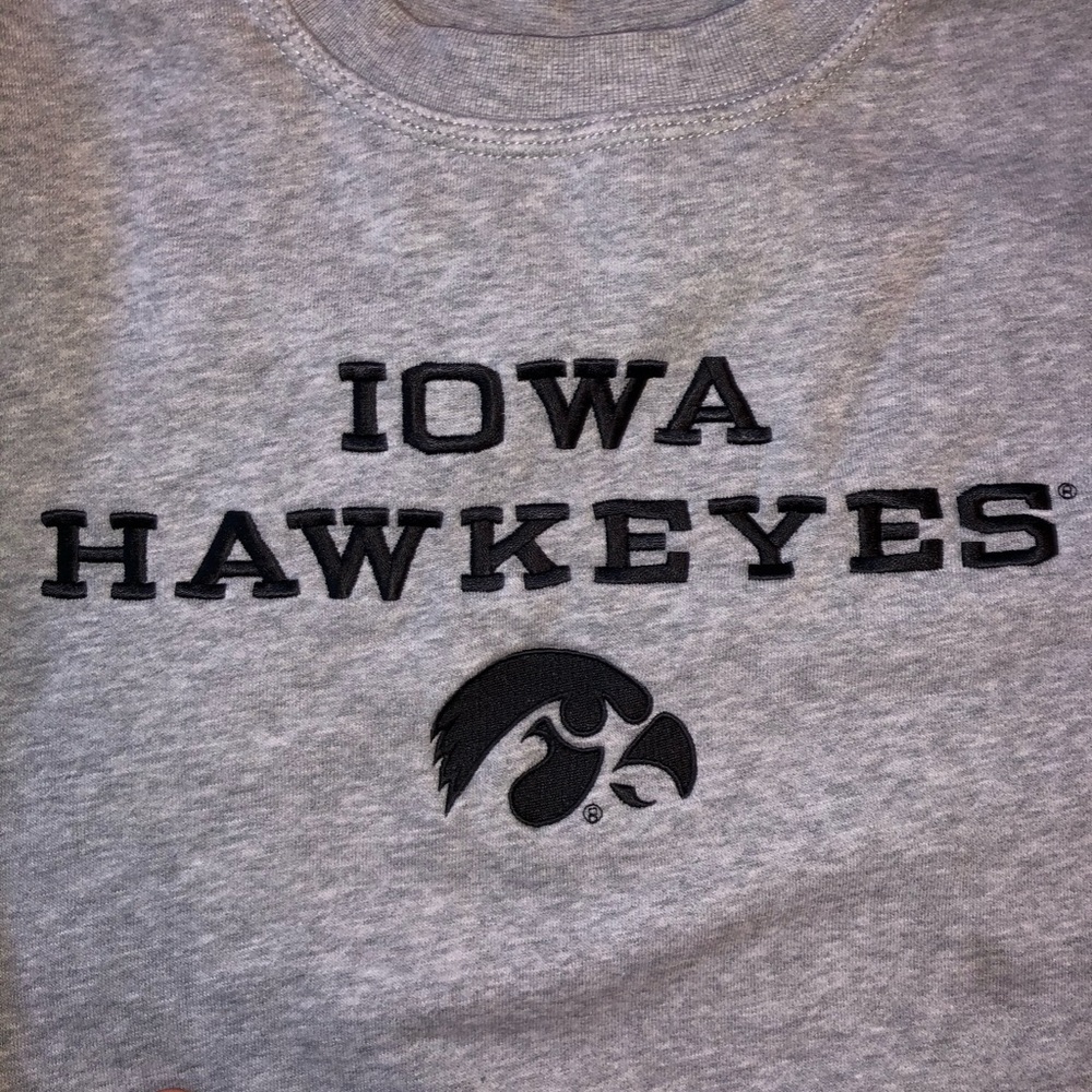 Iowa Hawkeyes grey crew sweatshirt, size S - Picture 2 of 4